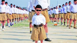 युवाओं के लिए खुद को आधुनिक बनाने की कोशिश में संघ?