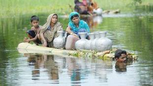 क्लाइमेट चेंज का असर देखना है तो इस पड़ोसी देश का रुख कीजिए