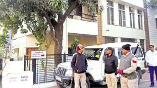 कैसे बनते हैं करोड़पति..इस कांस्टेबल से पूछिए