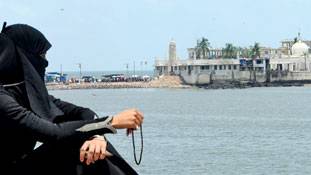 अब क्रांति मुस्लिम महिलाओं के मस्जिद में प्रवेश की