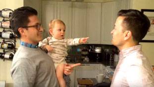 बच्ची हुई कंफ्यूज, आखिर पापा कौन हैं?