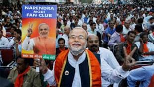 सोशल मीडिया पर गाली गलौज का नया वर्जन है 'भक्त' और 'बुद्धिजीवी' सोशल मीडिया पर गाली गलौज का नया वर्जन है 'भक्त' और 'बुद्धिजीवी'