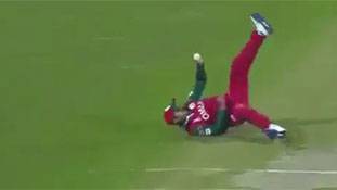 एक कैच जिसने जोंटी रोड्स की याद दिला दी...