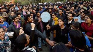 अब दुस्साहसी मां-बाप ही अपनी बेटियों को भेजेंगे जेएनयू!