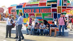 मनमोहन की योजनाओं पर मोदी की मेहरबानी