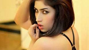 मिलिए पाकिस्तान की 'पूनम पांडे' से!