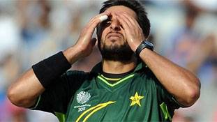 वीडियो: भारत से हार के बाद जावेद मियांदाद ने ऐसे लताड़ा अफरीदी को