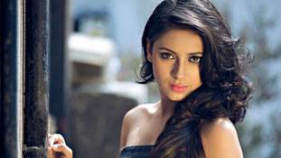 क्यों मौत जिंदगी से आसान लगती है सितारों को..