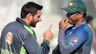 भारत की हार छोड़िए, भूचाल तो पाकिस्तान क्रिकेट में मचा है..