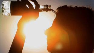 भारत में बरस रही है आग, आखिर कौन है इसका जिम्मेदार?