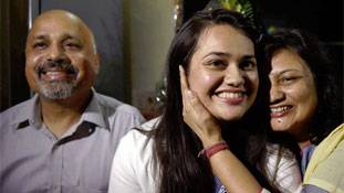 मोदी राज में कैसे टॉप कर गए दलित और मुस्लिम छात्र?