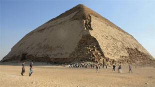 पिरामिड के अंदर क्या है, तकनीक की मदद से उठेगा रहस्य से पर्दा!