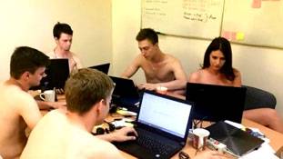 राष्‍ट्रपति बोले ‘निर्वस्‍त्र होकर काम पर जाइए...’ और लोग जाने लगे!