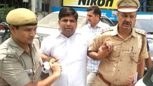 दिनेश मोहनिया की गिरफ्तारी से आपातकाल का क्या कनेक्शन?