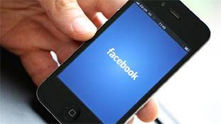 फेसबुक सुन रहा है आपकी बातें! क्या है सच्चाई? फेसबुक सुन रहा है आपकी बातें! क्या है सच्चाई?