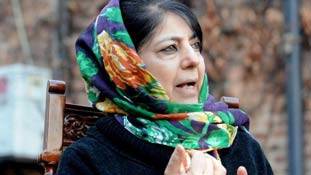 महबूबा भी मुफ्ती की तरह नागपुर से कंट्रोल होने लगी हैं?