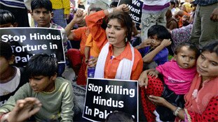 हिंदू ही क्यों पाकिस्तान में परेशान मुसलमानों के लिए भी दरवाजे खोले सरकार