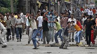 दंगों के खुदरा व्यापारी और क्‍या क्‍या गुल खिलाएंगे!