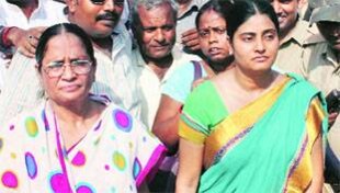 मां-बेटी का घमासान 'अपना दल' को कहीं गर्त में न पहुंचा दे मां-बेटी का घमासान 'अपना दल' को कहीं गर्त में न पहुंचा दे