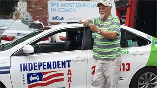 एक टैक्सी ड्राइवर की ईमानदारी की कहानी सुनकर हैरान रह जाएंगे आप!