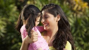 बेटियों का ये दुलार शहर से मेरे गाँव कब पहुंचेगा?