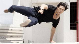 सुपर हीरोज़ की ऑफीशियल बेइज्‍जती है 'फ्लाईंग जाट' का टीज़र