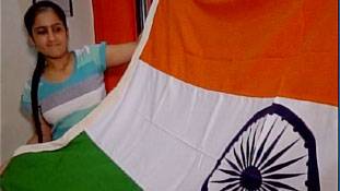 क्या 15 अगस्त को  कश्मीर में तिरंगा फहरा पाएगी ये लड़की?
