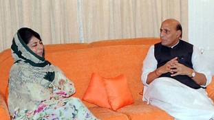 बुरहान पर महबूबा घिरी नहीं, ये उनका सियासी स्टाइल है!