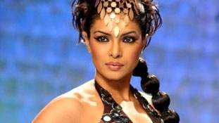 हॉलीवुड की रेस में एश्‍वर्या से आगे हैं प्रियंका चोपड़ा