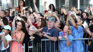 एक तस्वीर की वजह से दुनिया भर में चर्चित हो गई ये महिला..