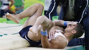 रियो ओलंपिक का सबसे वीभत्स वीडियोः जिमनास्ट का पैर टूटा, दुनिया ने लाइव देखा