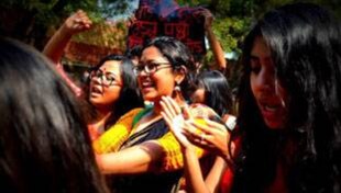 गर्ल्स होस्टल के वार्डन को एक लड़की की दो टूक... गर्ल्स होस्टल के वार्डन को एक लड़की की दो टूक...