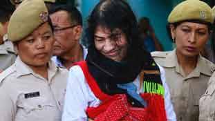 इरोम जो हैं रहने दें, उन्हें गांधी या बुरहान न बनाएं