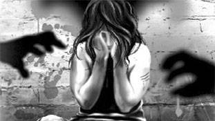 बलात्कार पीड़ित की जाति पूछ रहे हैं तो दुष्कर्मी आप भी हैं!