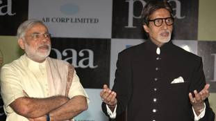 जन्‍मदिन की बधाई में कहानी अमिताभ और मोदी की दोस्‍ती की