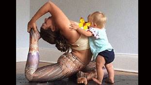 खुले में स्तनपान इतनी बड़ी बहस का हिस्‍सा है ?