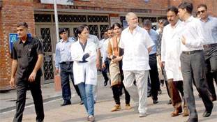 बुखार से लड़ने को एक नहीं अनेक दिल्ली...