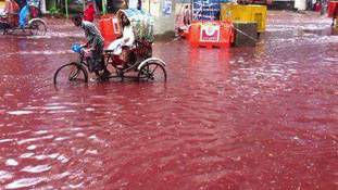 बारिश हुई और ढाका में खून की नदी बह निकली