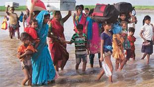 गांव के गांव लील रही है कोसी नदी!