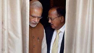 वॉर रूम में मोदी....मगर क्या होगी वॉर?