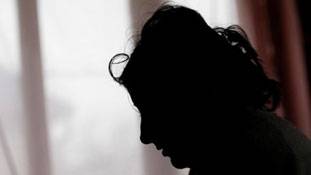 तीन खबरें और महिलाओं की दुर्गति के लिए अपने-पराए सब बराबर