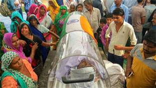 तिरंगे में लिपटा ये शव हमारे सैनिकों का अपमान है...