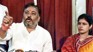 दयाशकंर को अखिलेश मंत्री भले बना लें पार्टी में किस बूते बुला रहे हैं