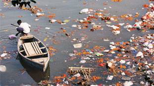 नदियों का अपमान करना हम कब बंद करेंगे ?