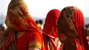 गुलामी की निशानी है घूंघट