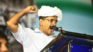 केजरीवाल ने सूरत में 'अरविंद पाटीदार' बनना चाहा लेकिन...