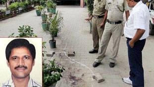 गुरु शिष्य के रिश्तों की दीवार तो पहले ही दरक गई थी, अब ढह गई