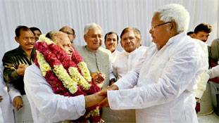 सियासी यदुवंशियों की लोकप्रियता में जबरदस्त गिरावट