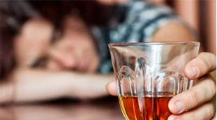 हमारी बहू एल्कोहॉलिक है !