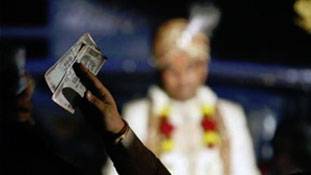 वक्‍त बदला, रिवाज बदले तो दहेज मांगने का अंदाज भी बदला